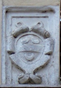 stemma in pietra della fam. Belvedere