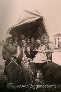 La foto ritrae Lapalorcia Elisabetta con la sua Famiglia in viaggio da Candela per l'Incoronata, il giorno del suo compleanno, 24 maggio del 1941.