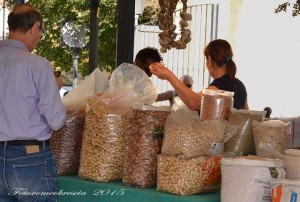 Venditrice di frutta secca