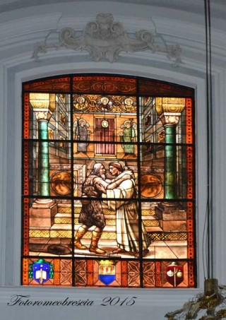 Basilica Cattedrale – vetrata a mosaico celebrativa con stemmi 2