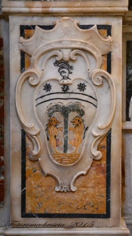 Chiesa di S. Pasquale Baylon – stemma della famiglia Filiasi
