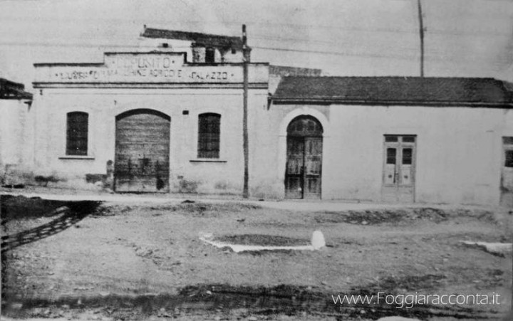 Deposito Industriale Macchine Agricole Palazzo