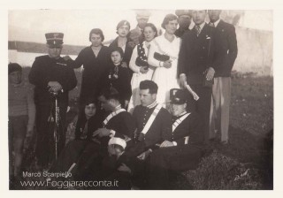 foto di gruppo con amici e colleghi 1934
