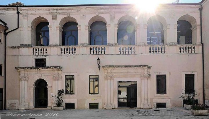 Chiostro Santa Chiara